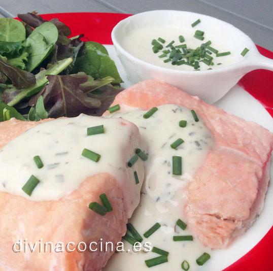 SALMÓN AL VAPOR CON SALSA MUSELINA SALMÓN AL VAPOR CON SALSA MUSELINA
