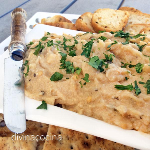 Paté de berenjenas árabe Paté de berenjenas árabe