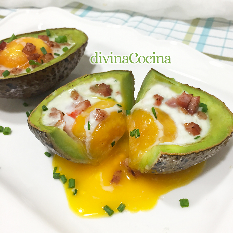 aguacate con huevo cortado aguacate con huevo cortado