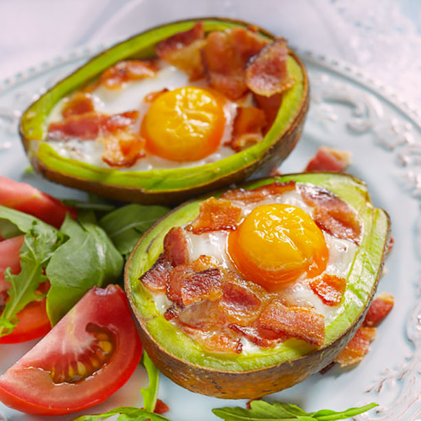aguacates con huevo bacon aguacates con huevo bacon