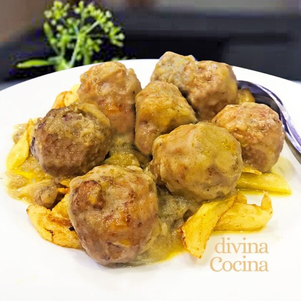 Albóndigas de pollo al curry