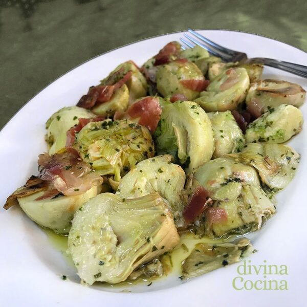 Alcachofas salteadas con jamón