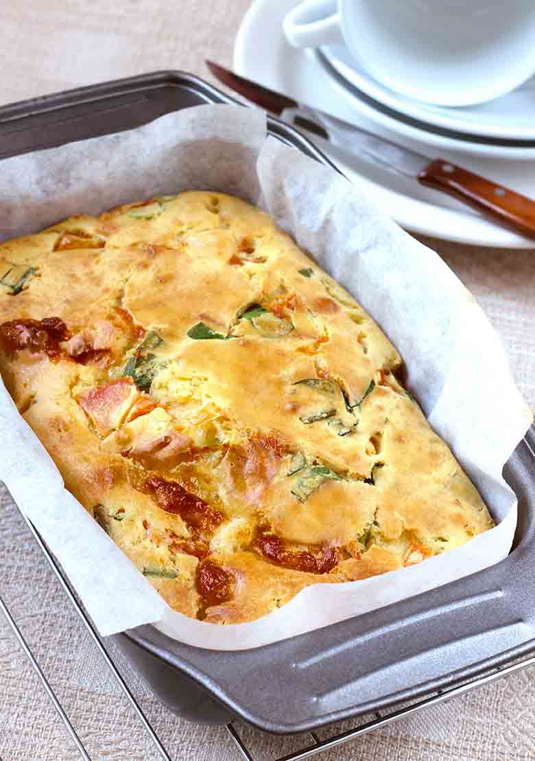 bizcocho salado de queso tomates secos y albahaca bizcocho salado de queso tomates secos y albahaca