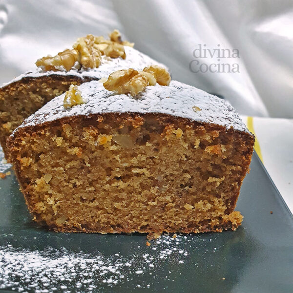 Bizcocho moreno de yogur y nueces