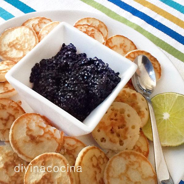 Blinis con caviar Blinis con caviar para navidad