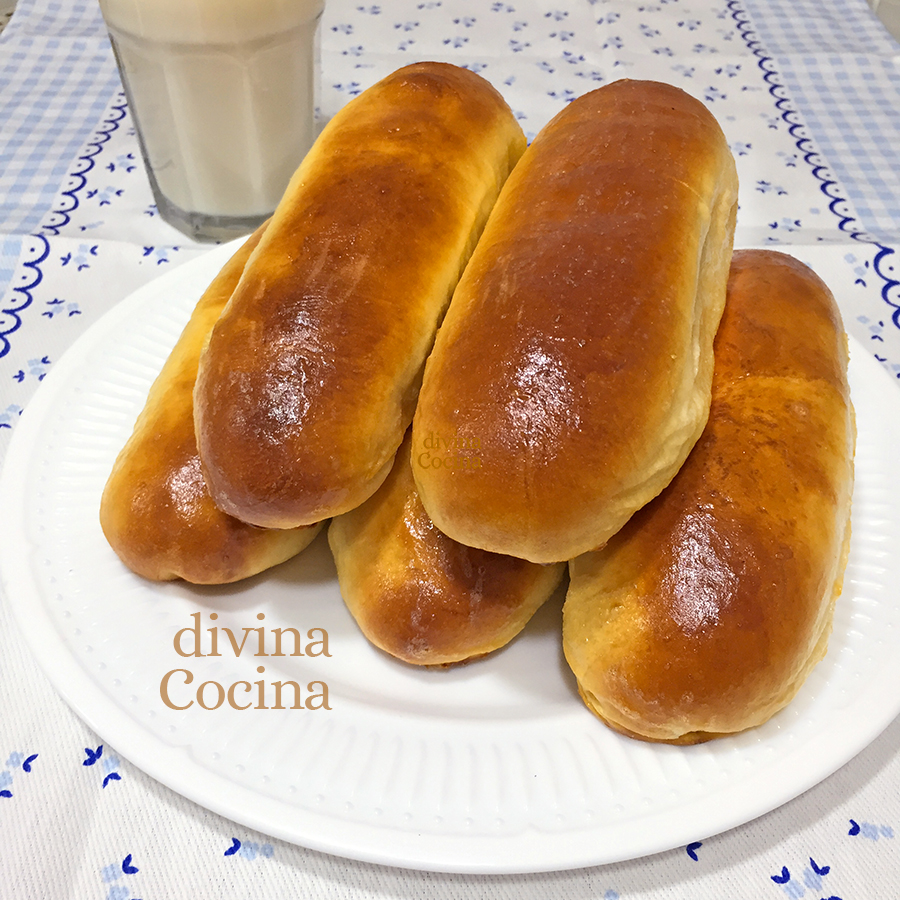 bollos rellenos de chocolate enteros