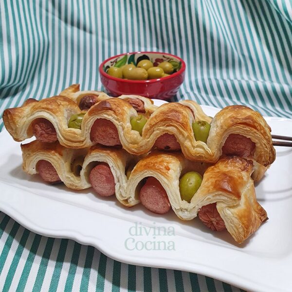 Brochetas de salchichas con hojaldre