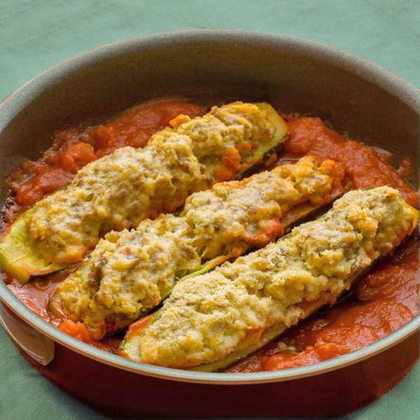 Calabacines rellenos de atún