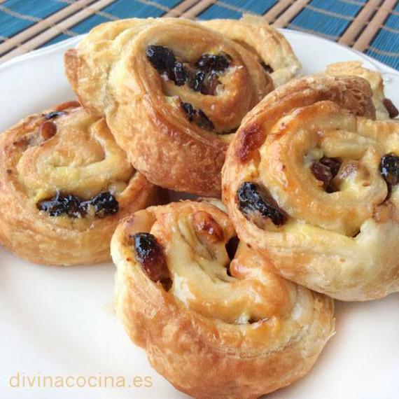 caracolas de hojaldre con pasas