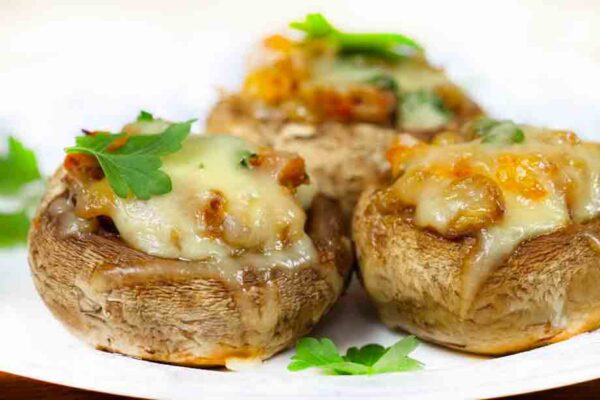 Champiñones rellenos de carne