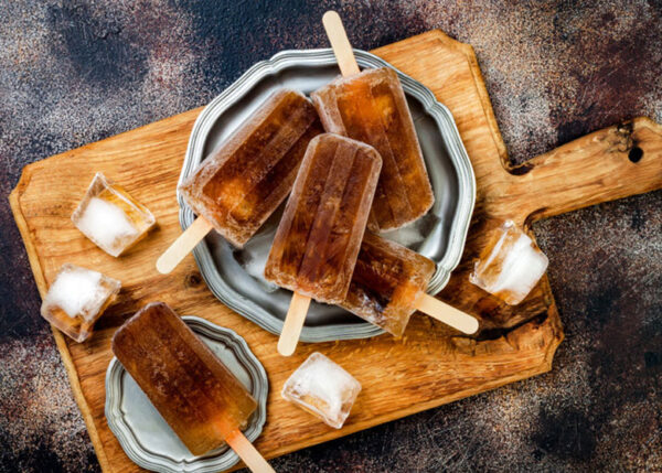 Cómo hacer polos con refresco de cola