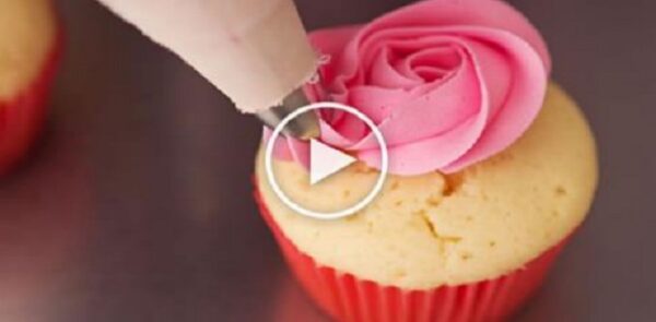 Cómo hacer rosas de crema de mantequilla fácil y rápido, Si te gusta dinos HOLA y dale a Me Gusta MIREN …