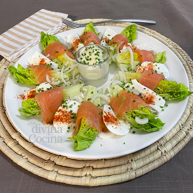 cogollos de lechuga con salmon y salsa de yogur cogollos de lechuga con salmon y salsa de yogur