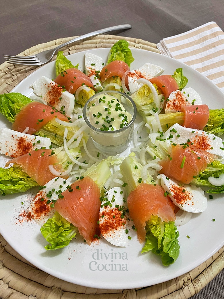 cogollos de lechuga con salmon y salsa de yogur cogollos de lechuga con salmon y salsa de yogur