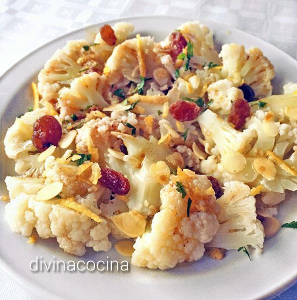 coliflor con pasas y almendras coliflor con pasas y almendras