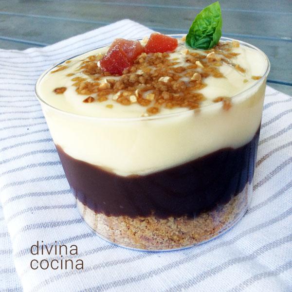 Copa de chocolate blanco y negro