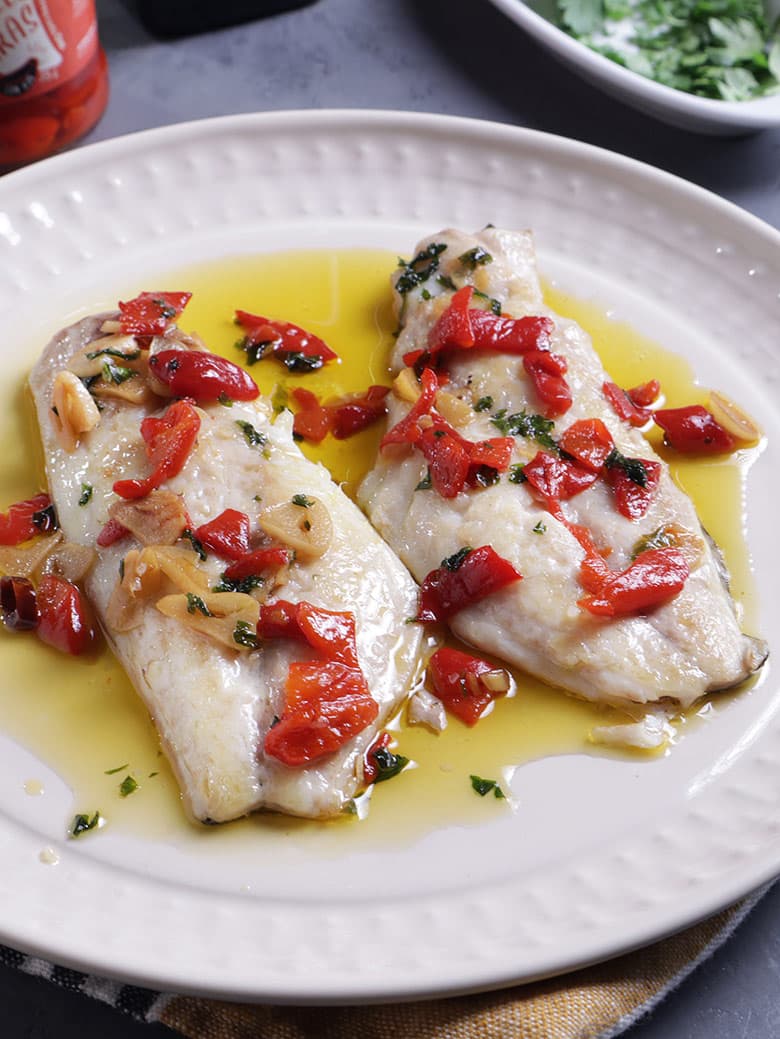 dorada a la bilbaina con pimientos dorada a la bilbaina con pimientos