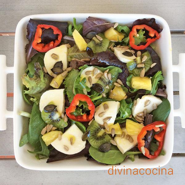 ensalada crujiente con fruta