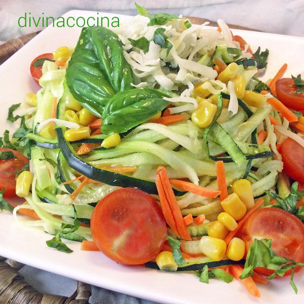 ensalada de calabacín con vinagreta fresca ensalada de calabacín con vinagreta fresca