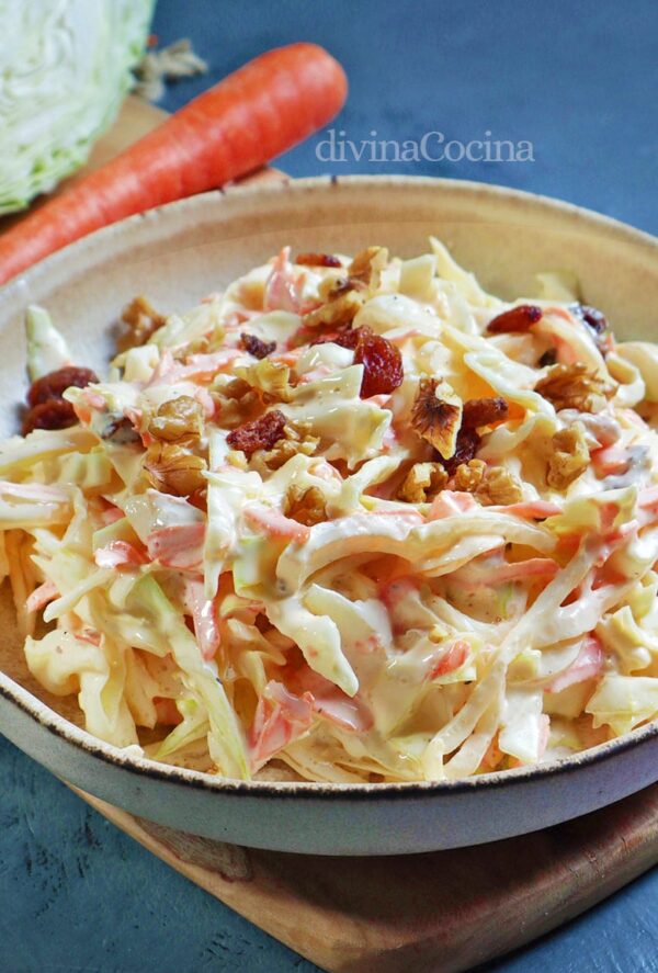 Ensalada de col americana (coleslaw)