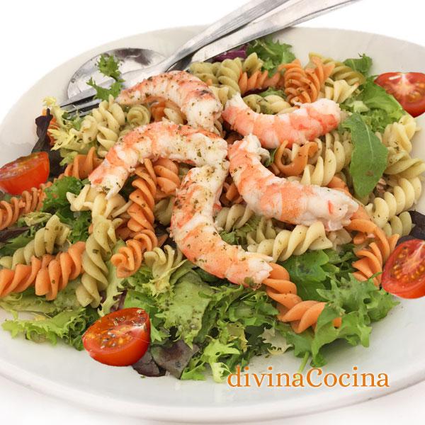 ensalada de pasta, langostinos y vinagreta verde ensalada de pasta, langostinos y vinagreta verde