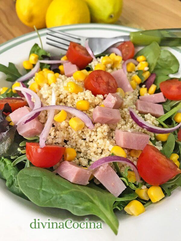 Ensalada de quinoa con vinagreta de limón