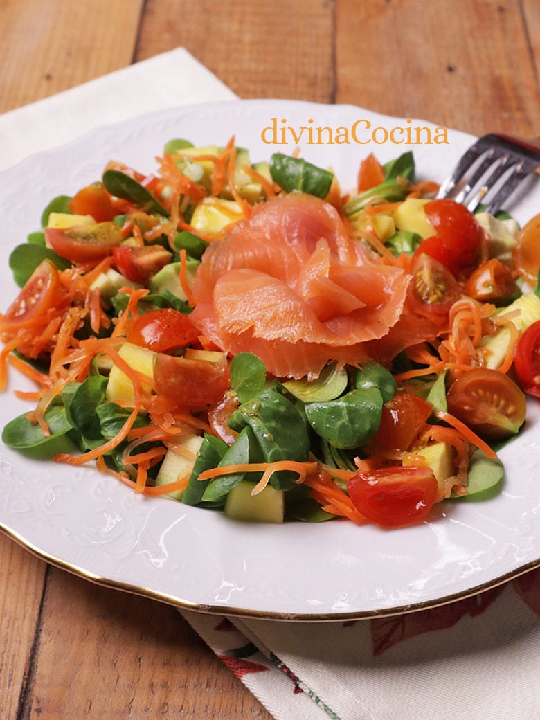 ensalada de salmon ahumado con aguacate y mango ensalada de salmon ahumado con aguacate y mango