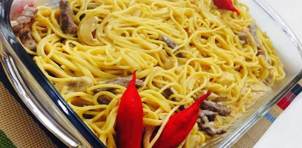 Espaguete ao strogonoff