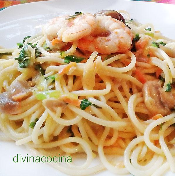 espaguetis con champiñones y langostinos espaguetis con champiñones y langostinos