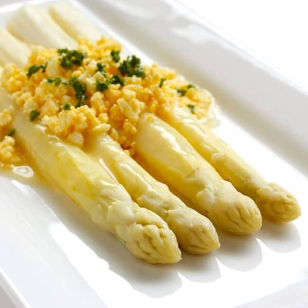 Espárragos blancos a la flamenca