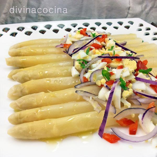 Espárragos con vinagreta Espárragos con vinagreta