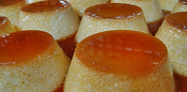 Flan de huevo fácil y rápido en 5 minutos (solo 3 INGREDIENTES) Si te gusta dinos HOLA y dale a Me Gusta MIREN…