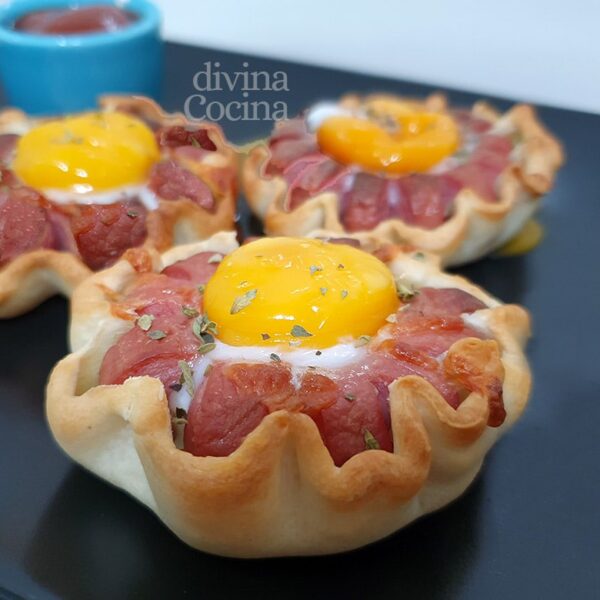 Flor de salchicha con huevo