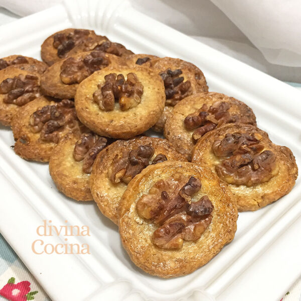 Galletas saladas de queso y nueces