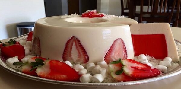 Gelatina de 3 leches con Yogurt natural y fresa ” By Creaciones Prin ” Si te gusta dinos HOLA y dale a Me Gusta MIREN …