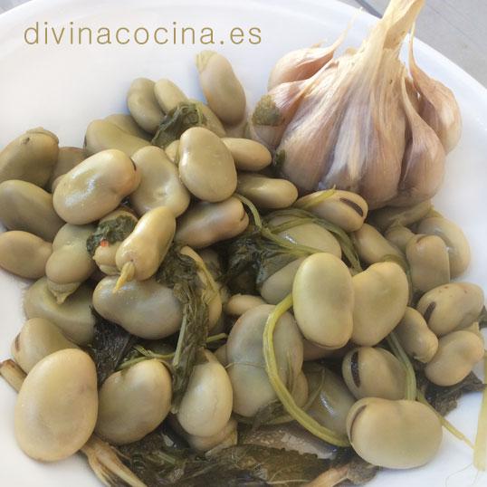 Habas enzapatadas o habas enzapatás