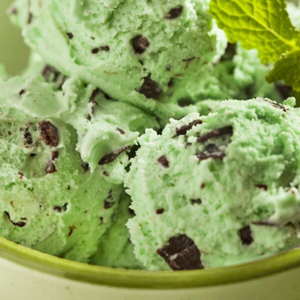 Helado de menta y chocolate fácil sin huevo