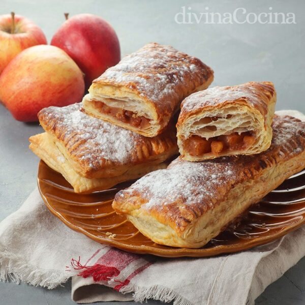 Hojaldres de manzana calientes