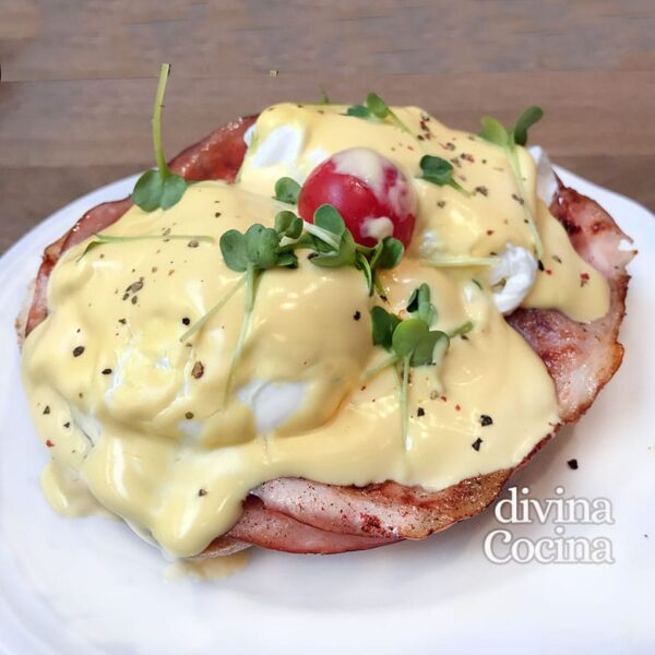 Huevos Benedictine