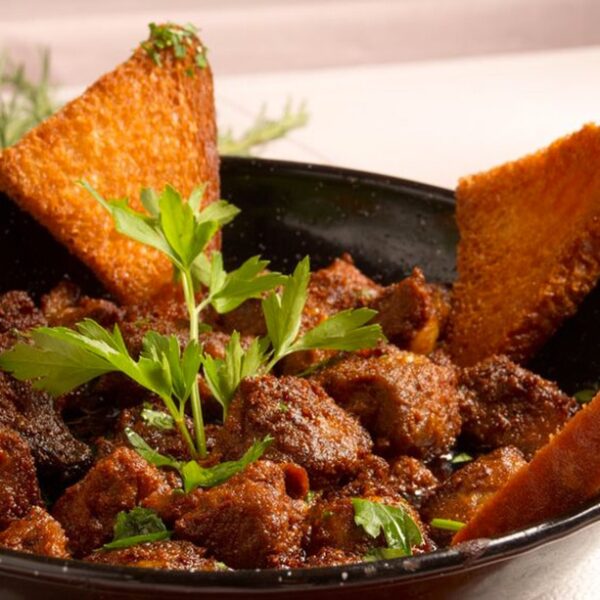 Jabalí guisado al vino tinto