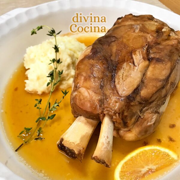 Jarrete o codillo de cerdo a la naranja