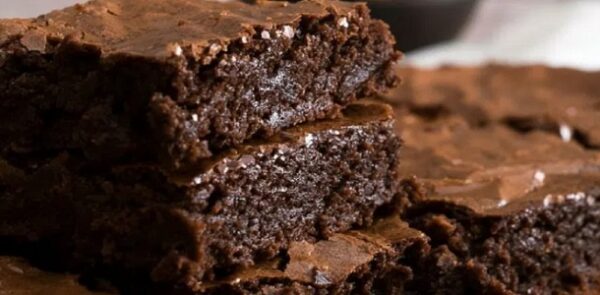 Lo mejor Brownie del mundo {Best Ever Brownie} Si te gusta dinos HOLA y dale a Me Gusta MIREN …