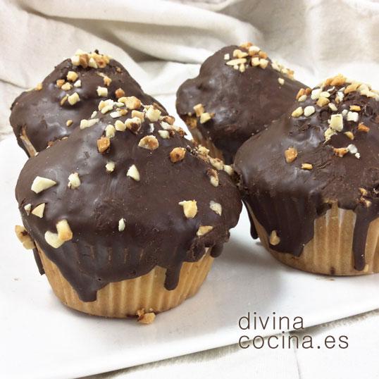 magdalenas de vainilla banadas en chocolate magdalenas de vainilla bañadas en chocolate