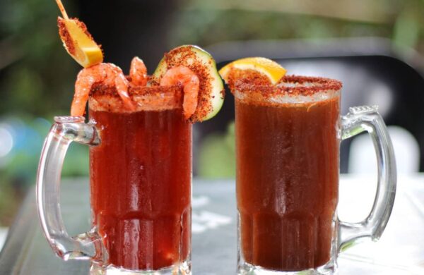 Michelada con camarones