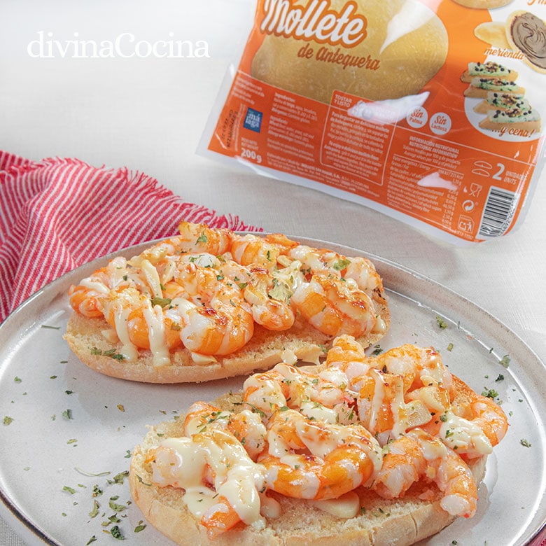 mollete de gambas al ajillo
