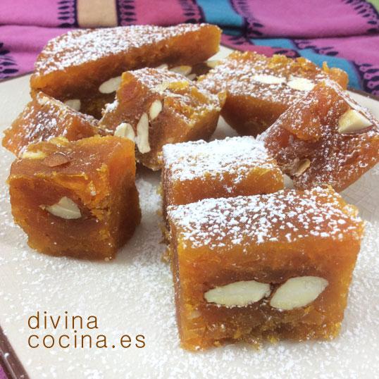 Pan de orejones y almendras