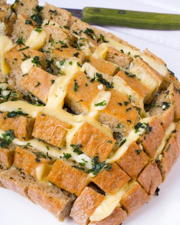 Pan relleno de queso al horno