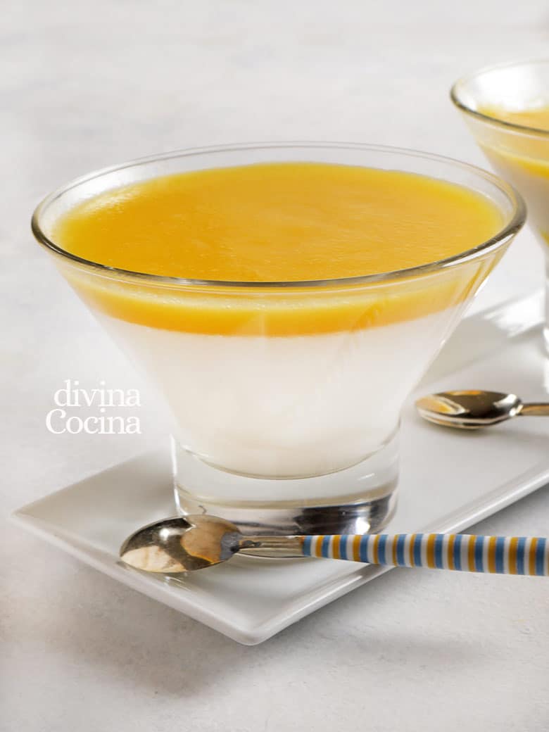 panna cotta de coco con mango