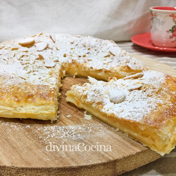 Pantxineta o Panchineta (pastel de hojaldre y crema)