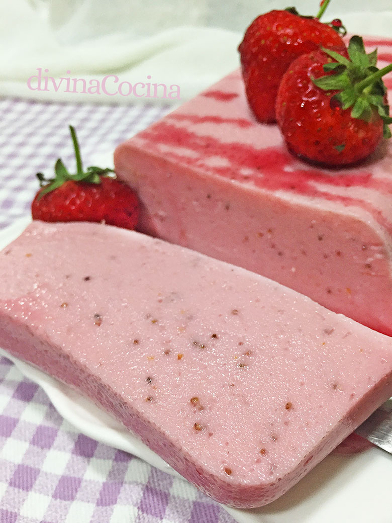 pastel light de queso fresas
